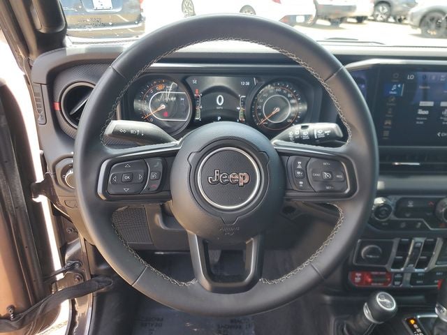2025 Jeep Wrangler 4-Door Rubicon - Photo 18