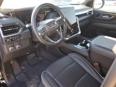 2025 GMC Yukon Elevation