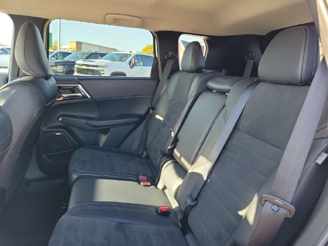 2025 Mitsubishi Outlander SE - Photo 11