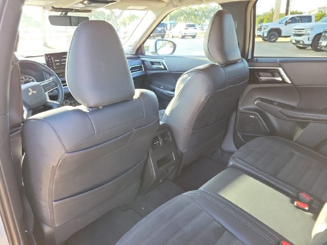 2025 Mitsubishi Outlander SE - Photo 12