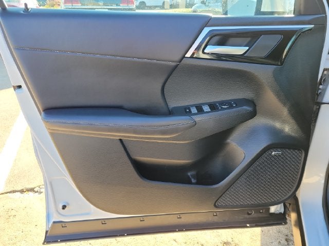 2025 Mitsubishi Outlander SE - Photo 18