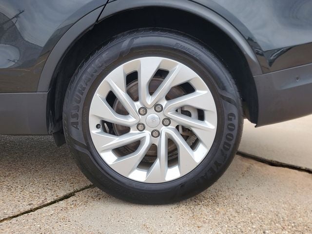 2024 Land Rover Discovery S