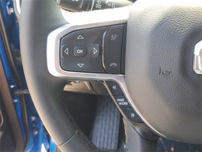 2025 RAM 1500 Big Horn Crew Cab 4x4 5'7" Box