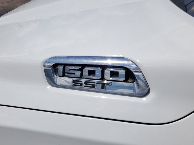 2025 RAM 1500 Laramie Crew Cab 4x4 5'7" Box