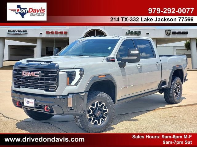 2024 GMC Sierra 4WD Crew Cab Standard Box AT4X's photo