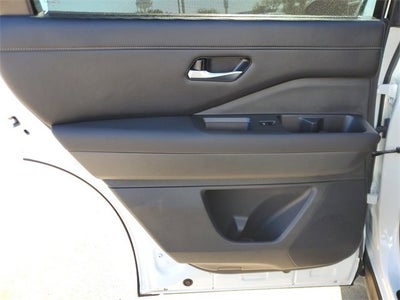 2025 Nissan Pathfinder SL FWD