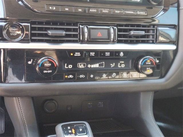 2025 Nissan Pathfinder SL FWD