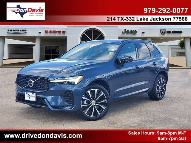 2024 Volvo XC60 Plus Dark Theme