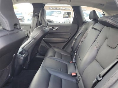 2024 Volvo XC60 Plus Dark Theme