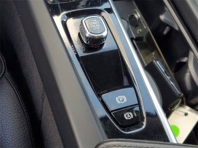 2024 Volvo XC60 Plus Dark Theme