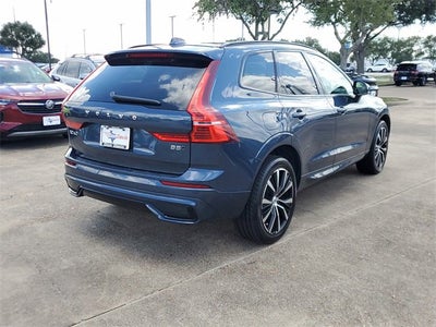 2024 Volvo XC60 Plus Dark Theme