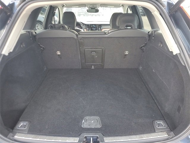 2024 Volvo XC60 Plus Dark Theme