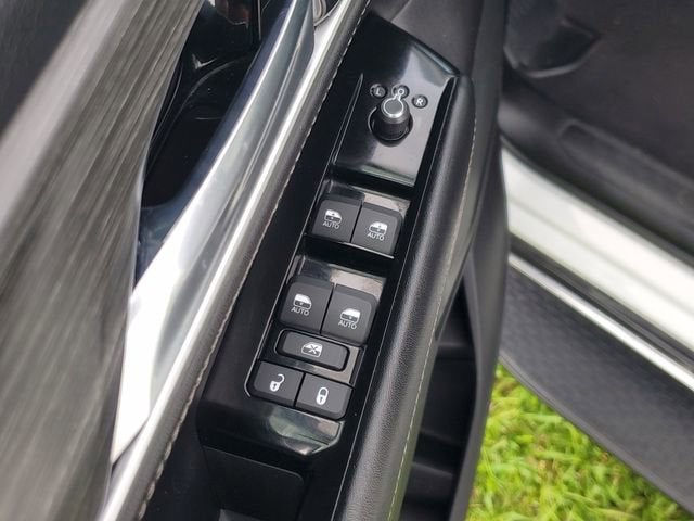 2023 Jeep Wagoneer L Series III